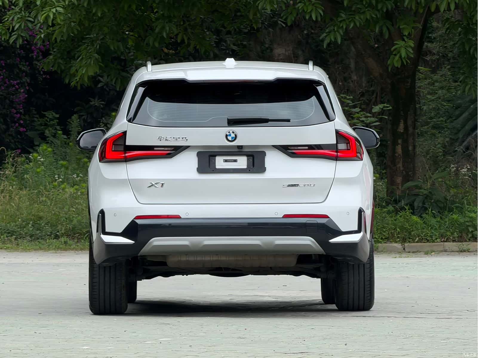 BMW X1, 2023 все фото