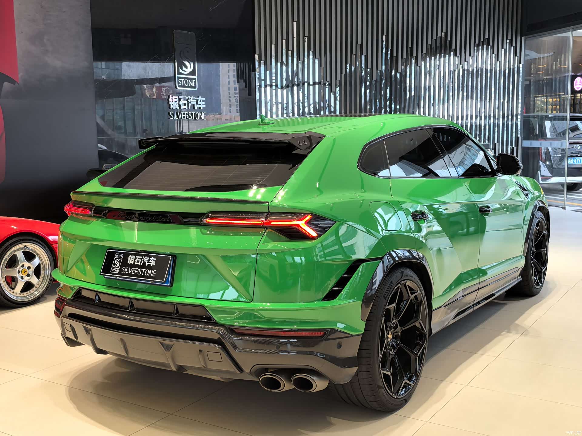Lamborghini Urus, 2024 4