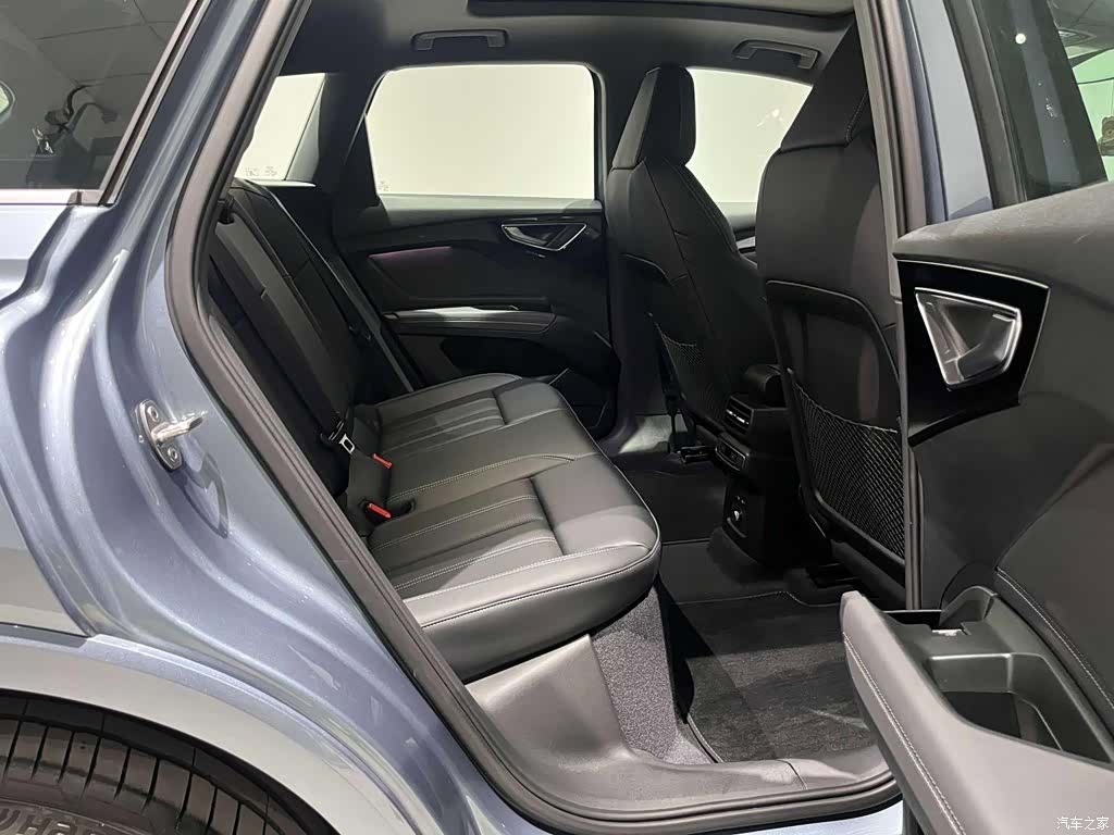 Audi Q4 e-tron, 2025 10