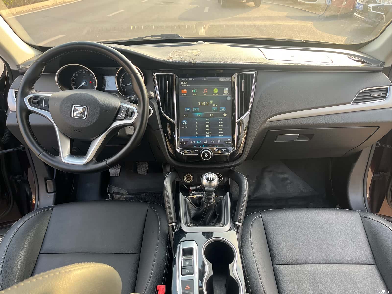 Zotye SR7, 2016 10