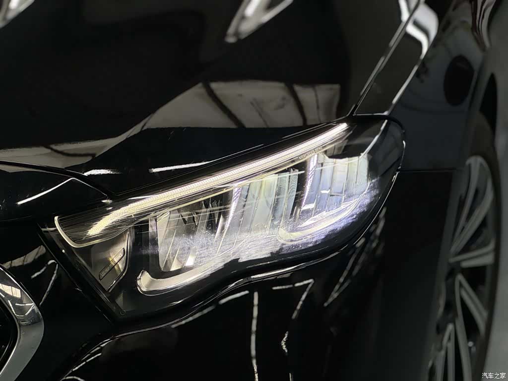 Mercedes-Benz E-Class, 2025 4