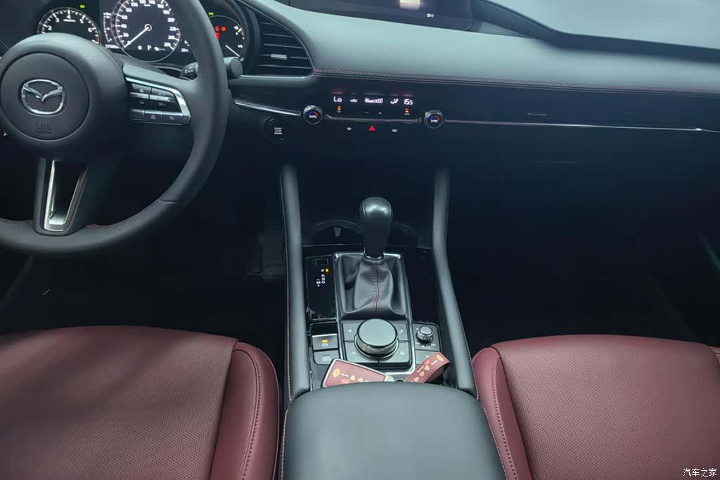 Mazda Mazda3, 2023 16
