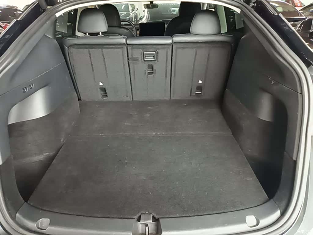 Tesla Model Y, 2022 19