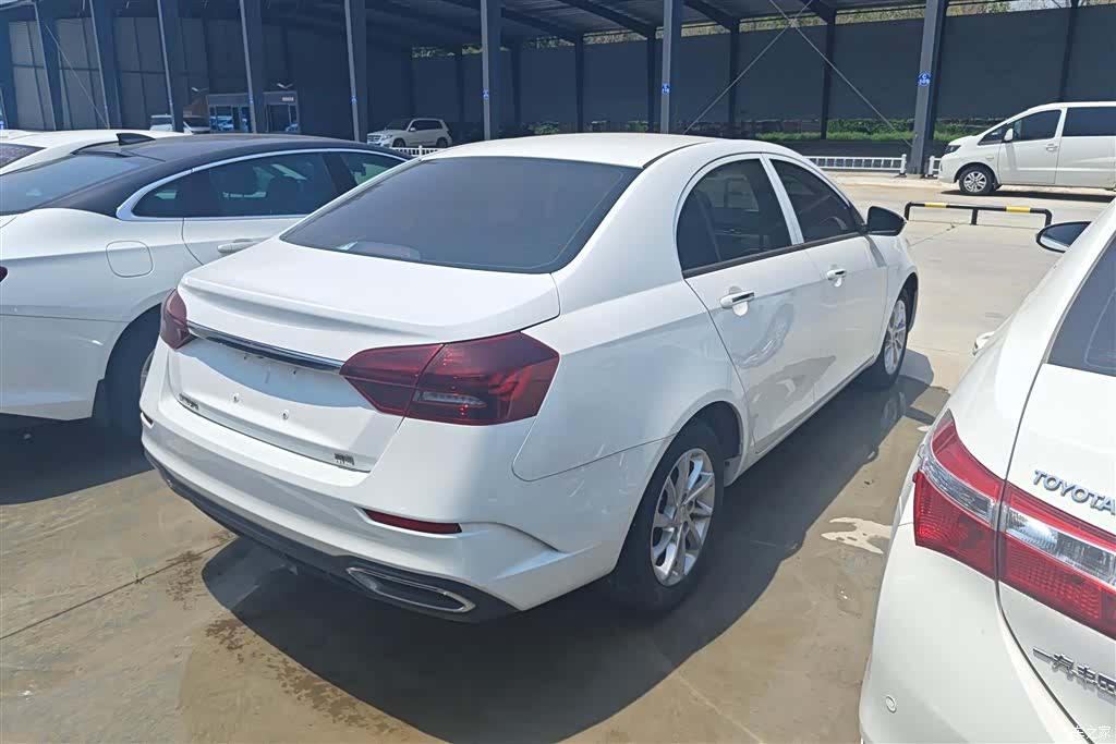 Geely Emgrand, 2022 3