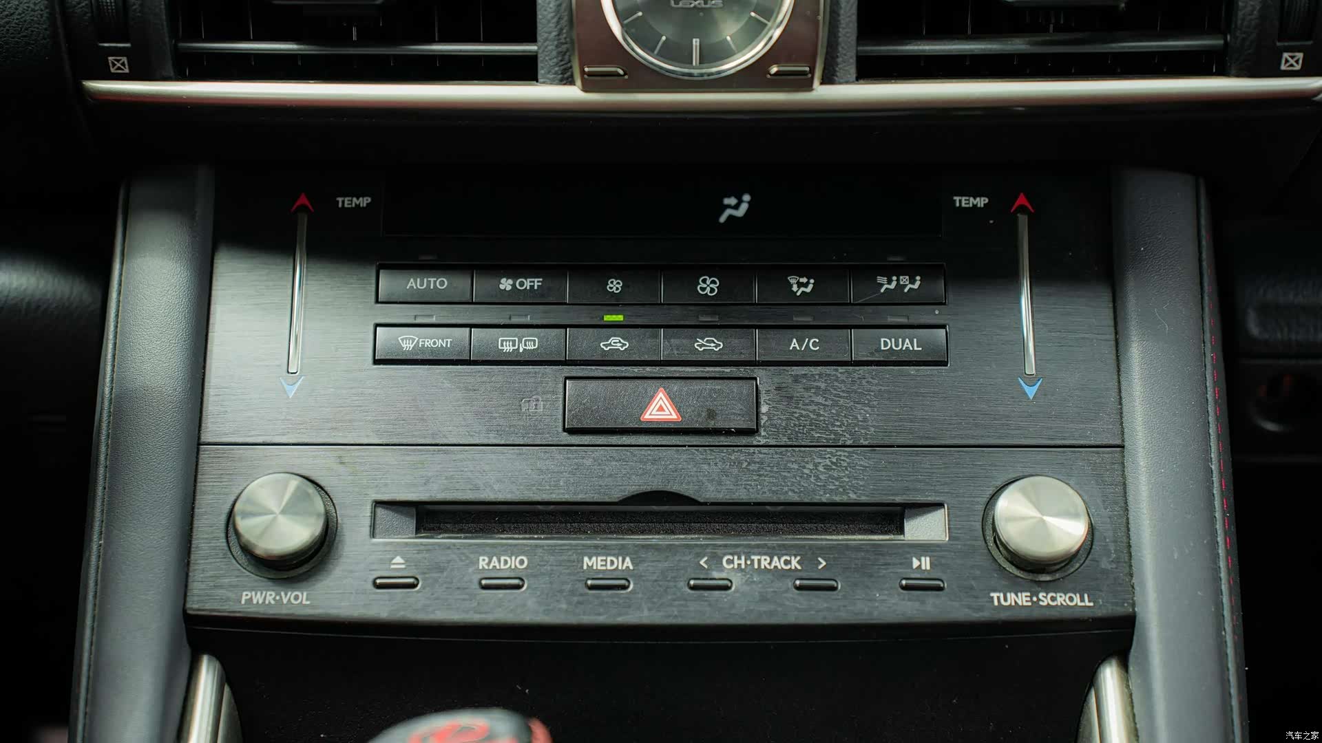 Lexus IS, 2018 21