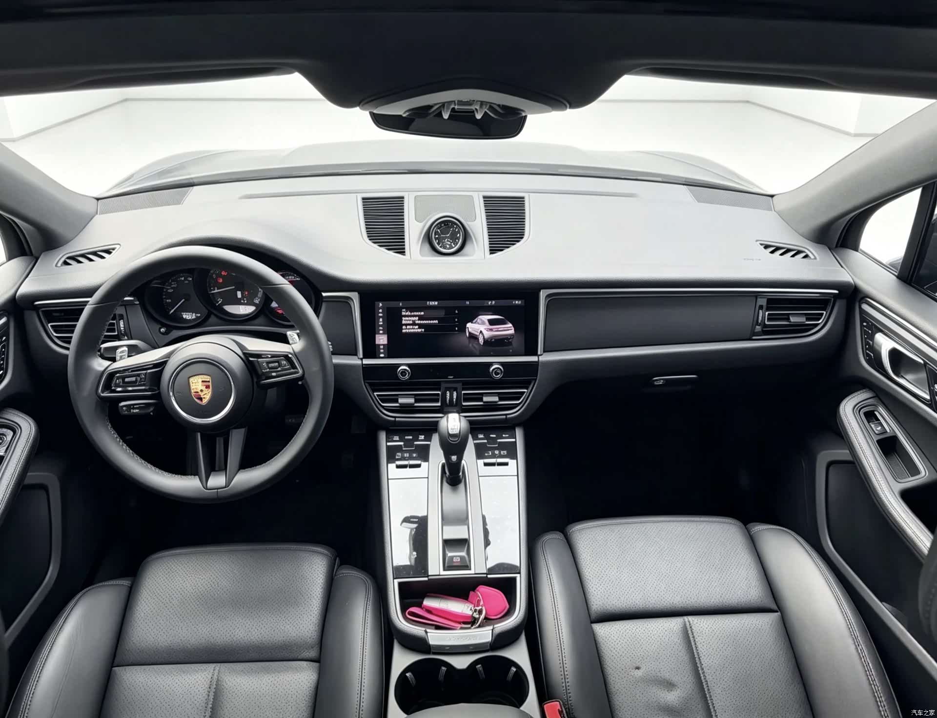 Porsche Macan, 2022 все фото
