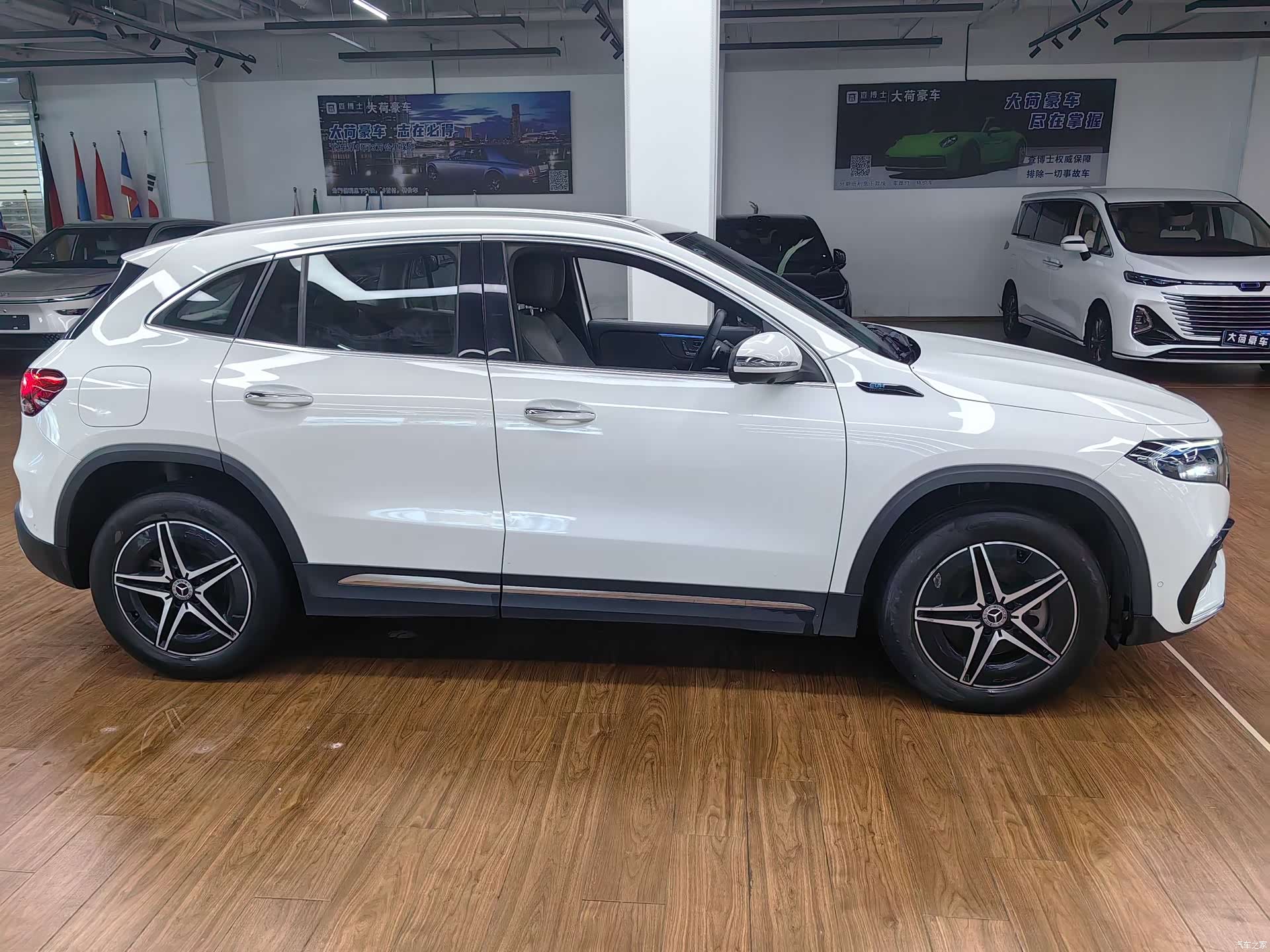 Mercedes-Benz EQA, 2022 4