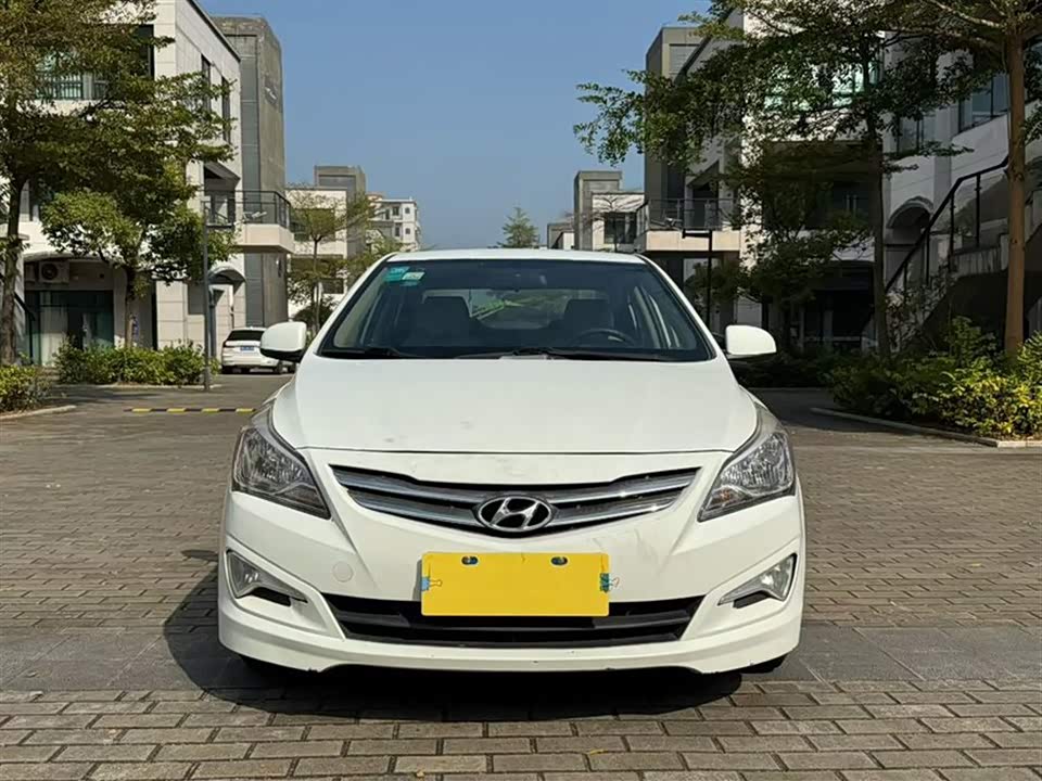 Hyundai Rena