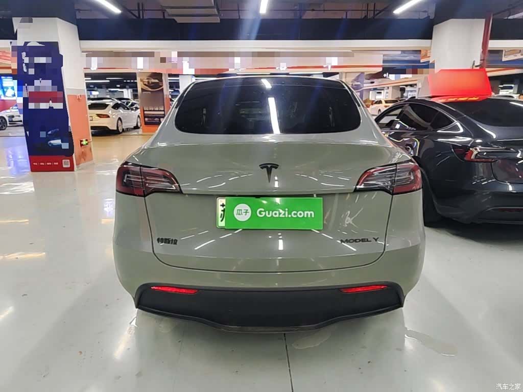 Tesla Model Y, 2024 6