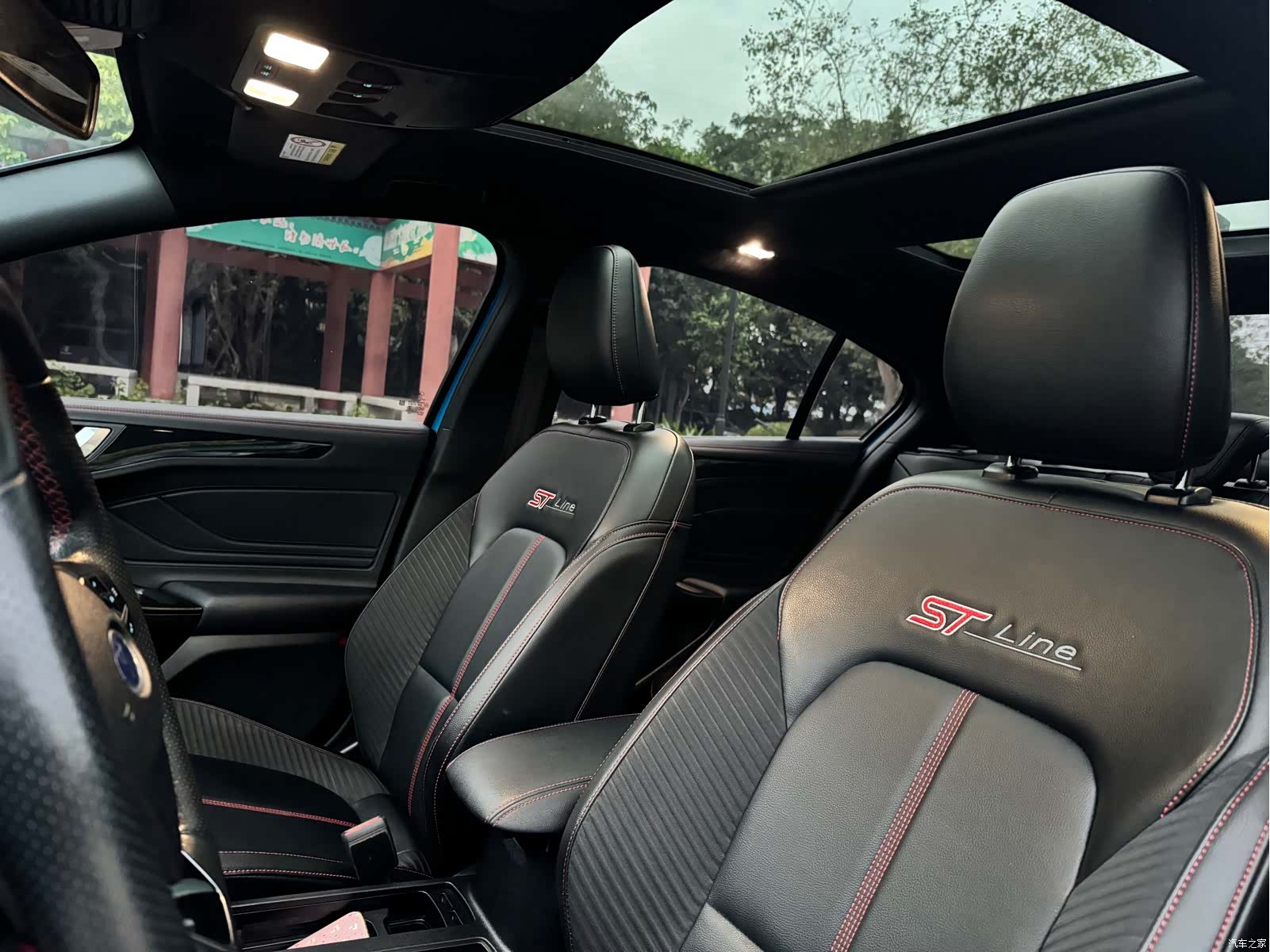 Ford Focus, 2022 9