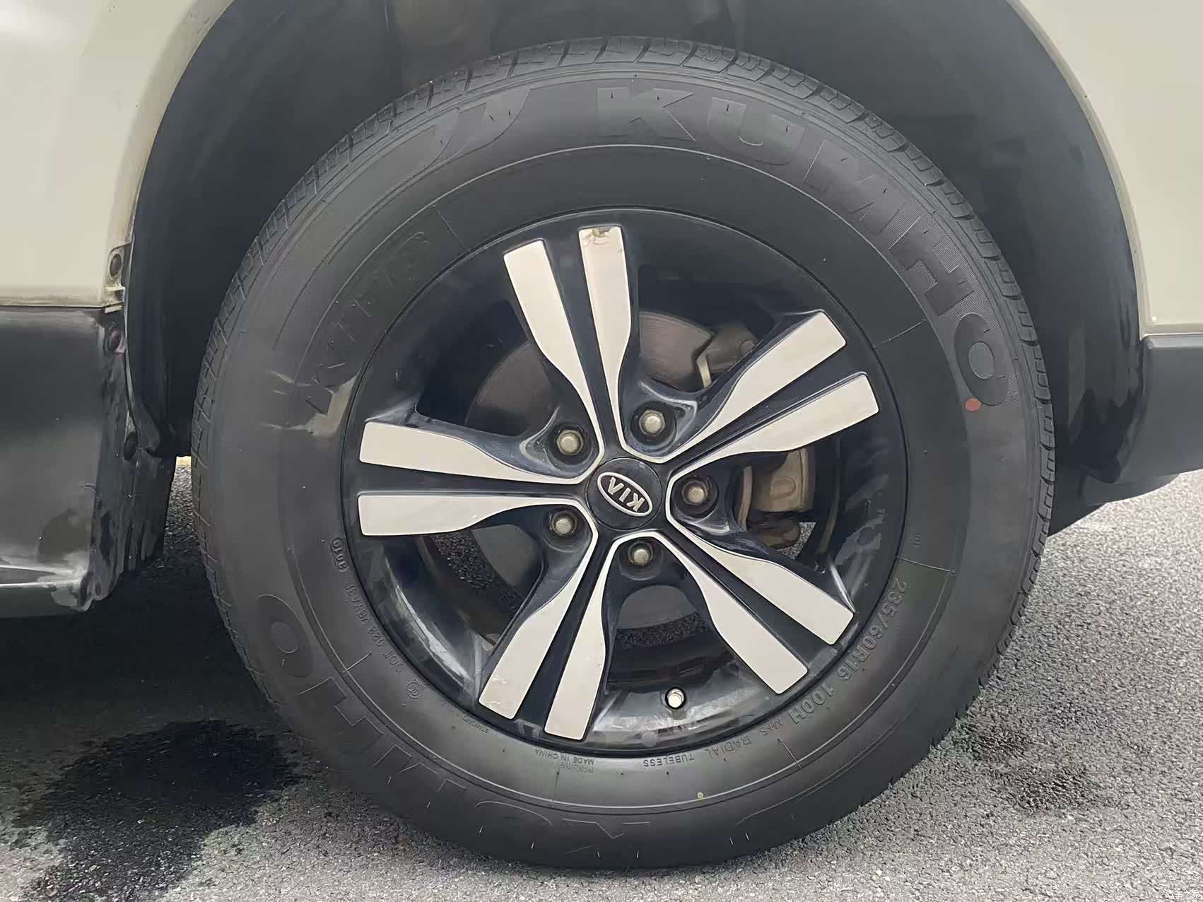 Kia GLS, 2011 8