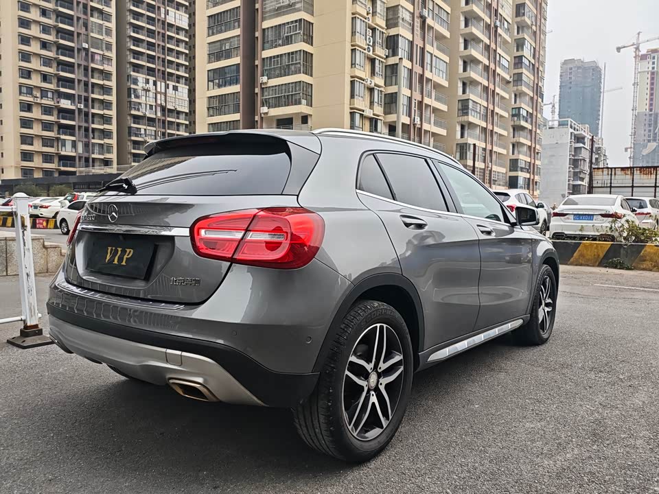 Mercedes-Benz GLA