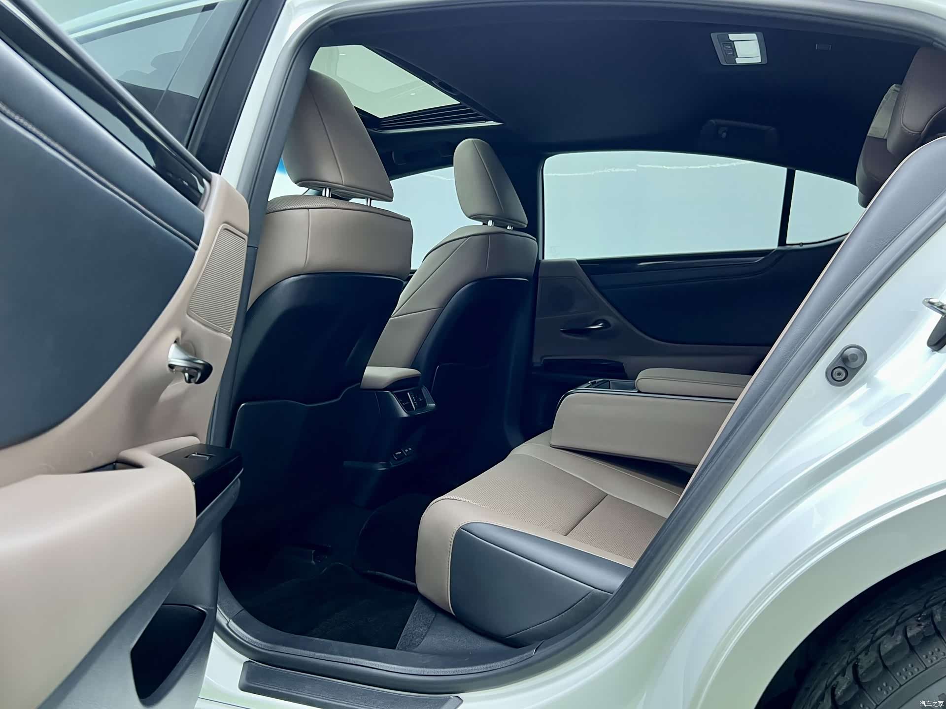 Lexus ES, 2024 6