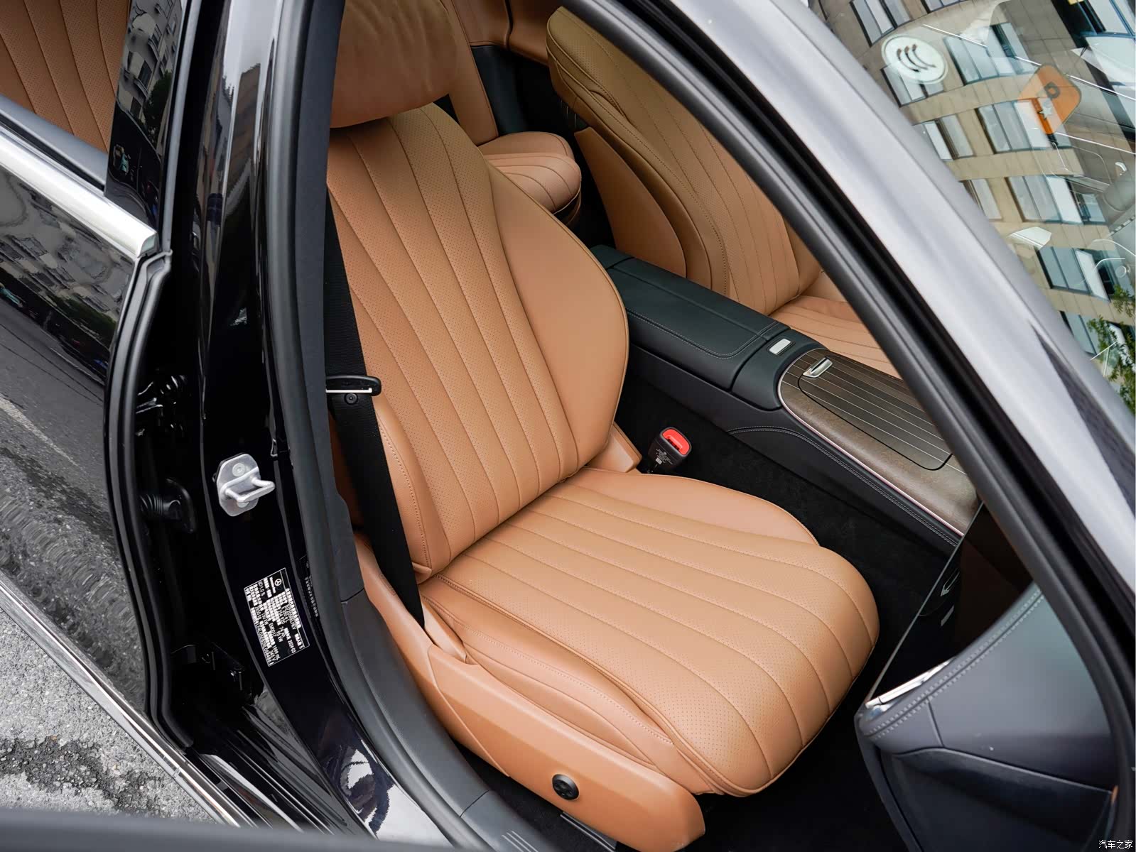 Mercedes-Benz E-Class, 2024 19