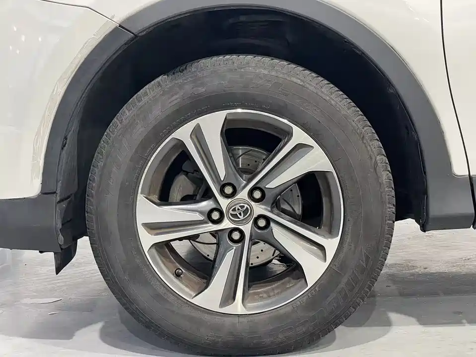 Toyota RAV4 Rongfang