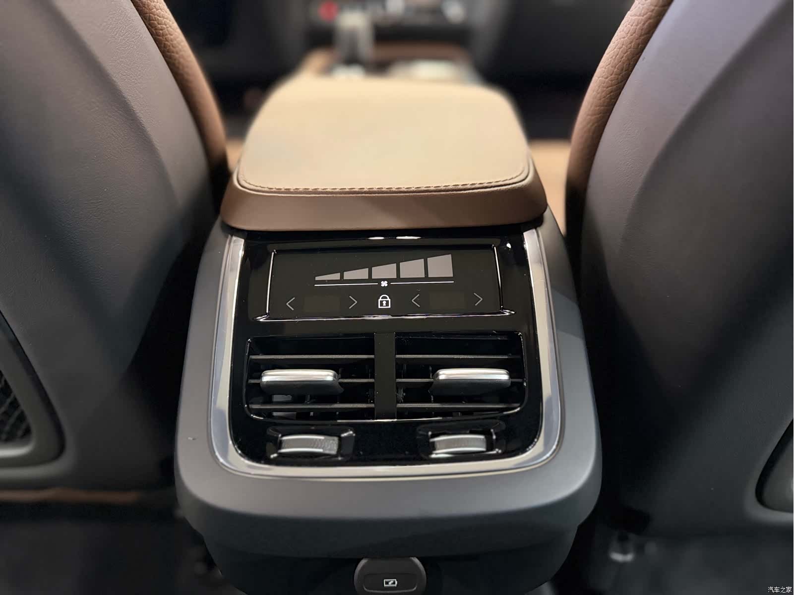 Volvo V90, 2023 15