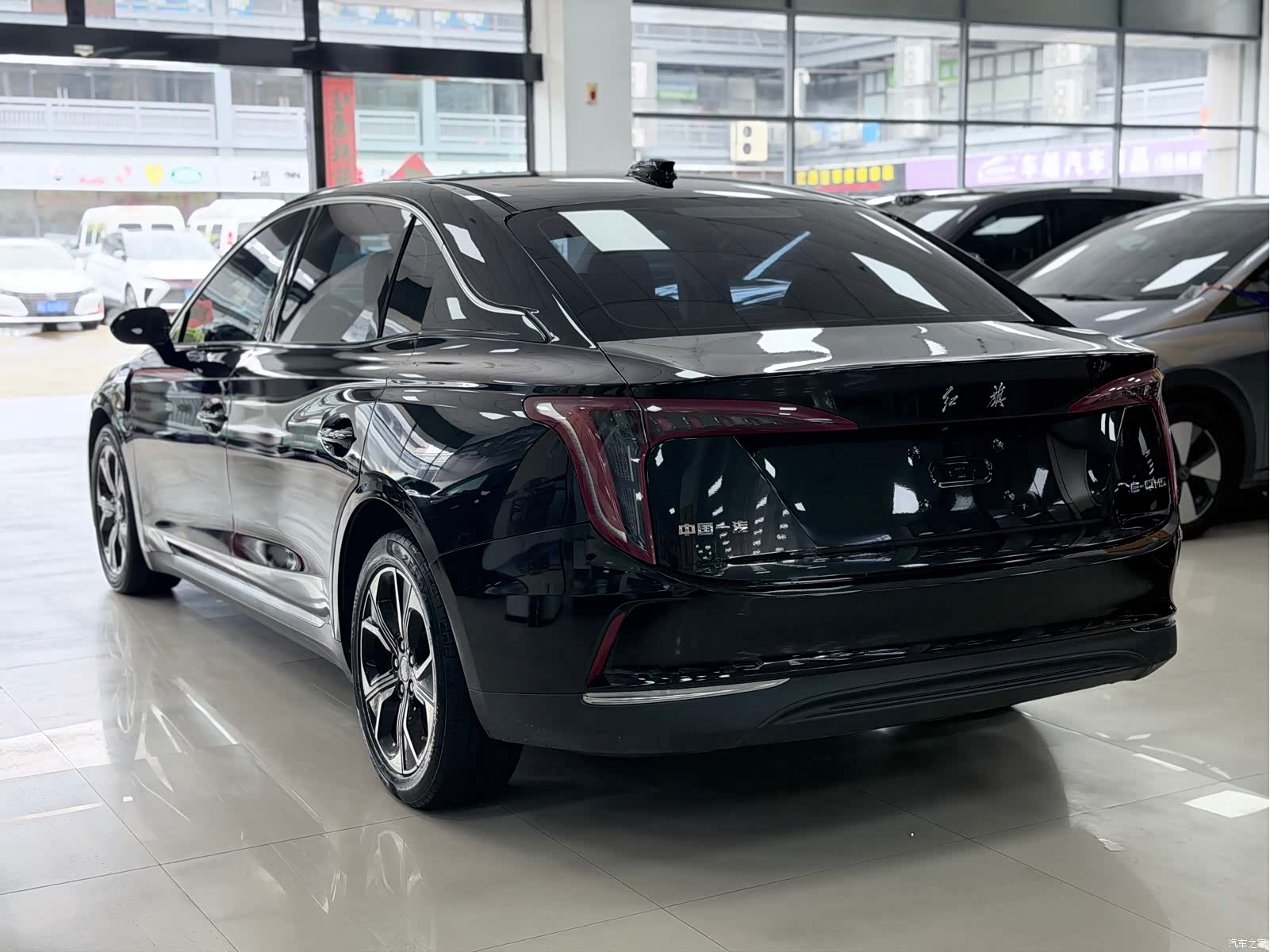 Hongqi QM5, 2022 6