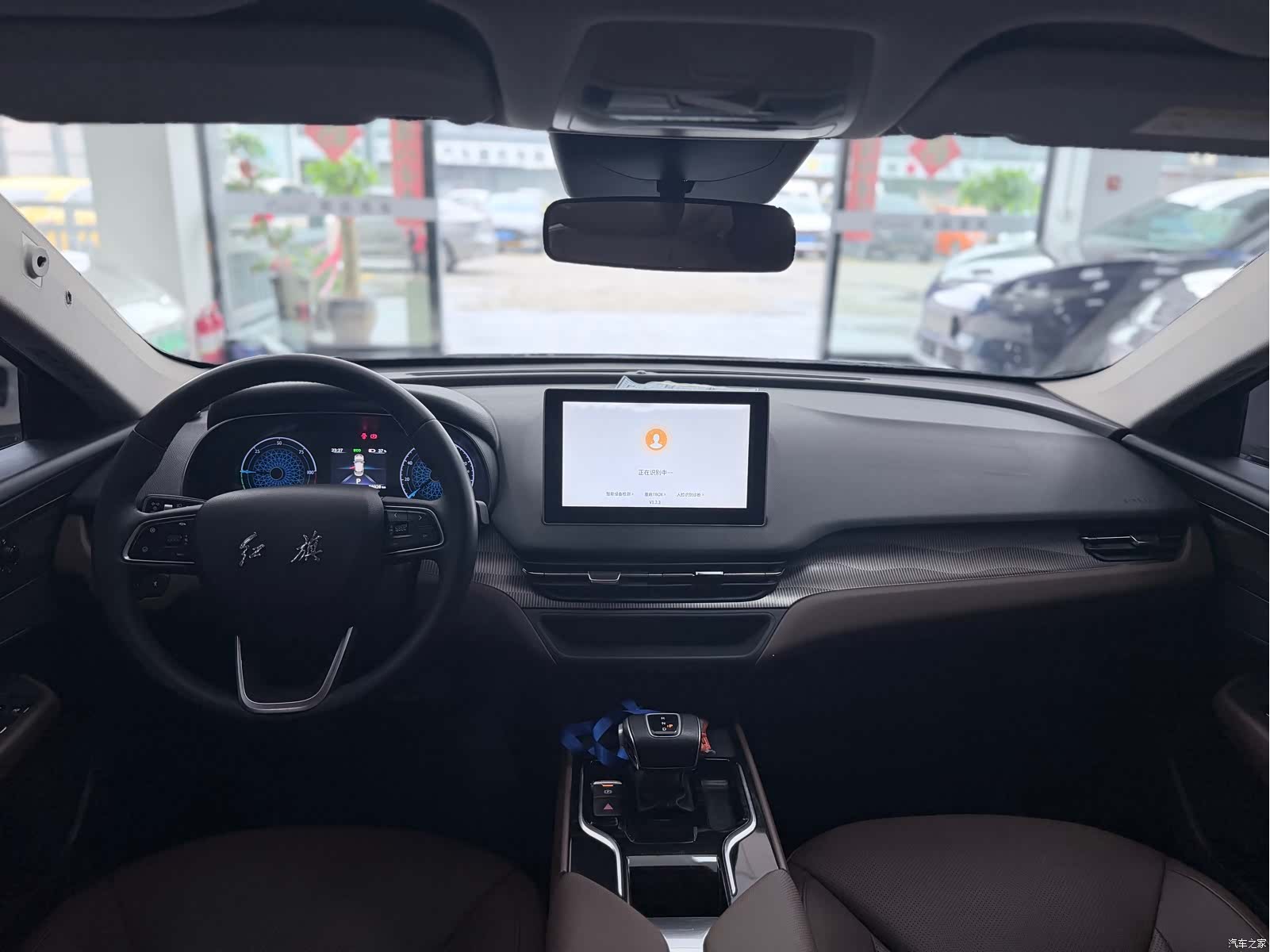 Hongqi QM5, 2022 9
