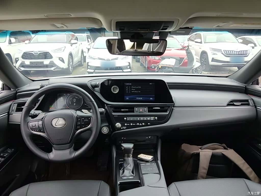 Lexus ES, 2022 10