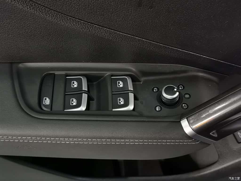 Audi Q2L, 2024 9