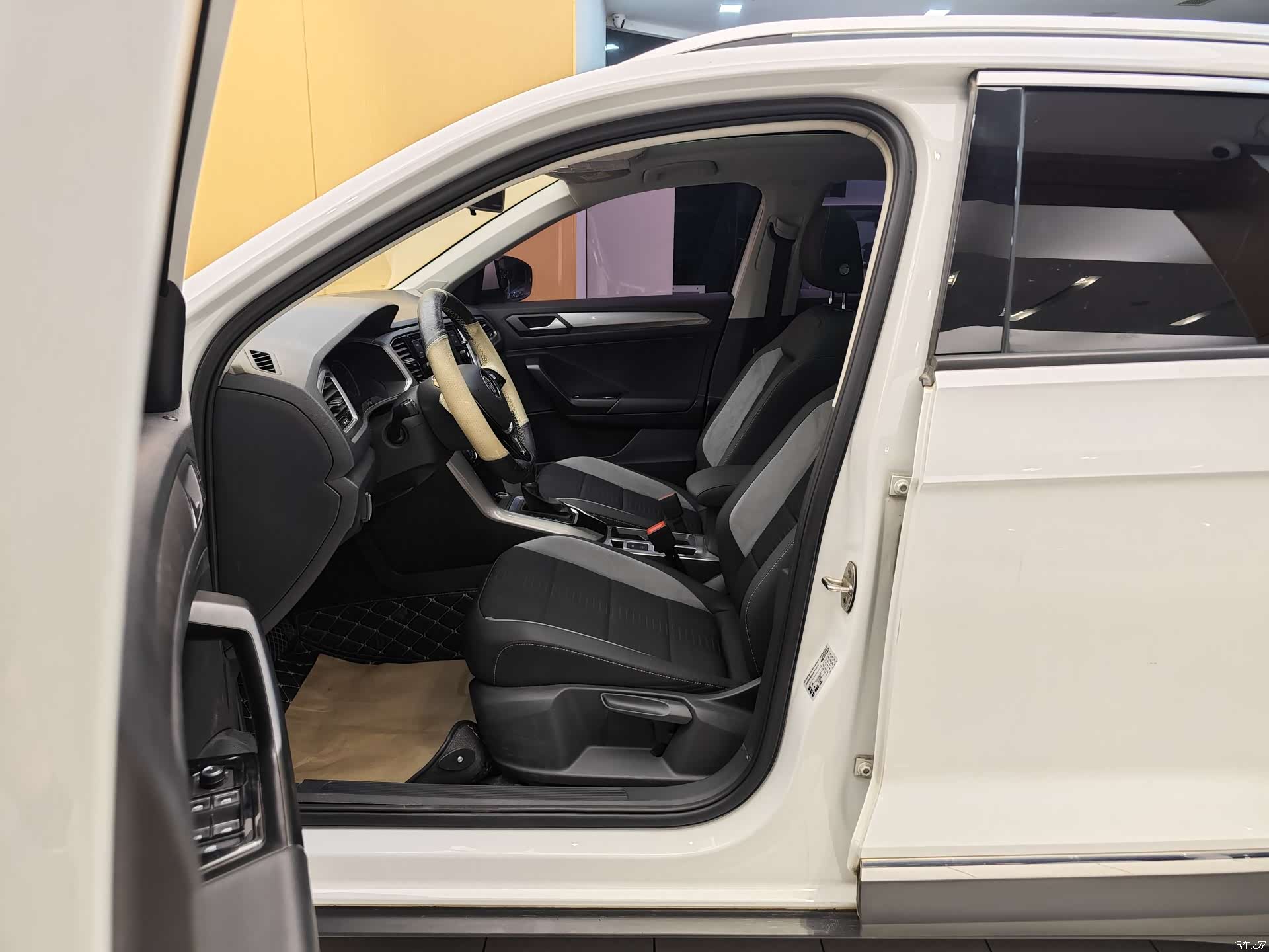 Volkswagen T-ROC, 2020 14