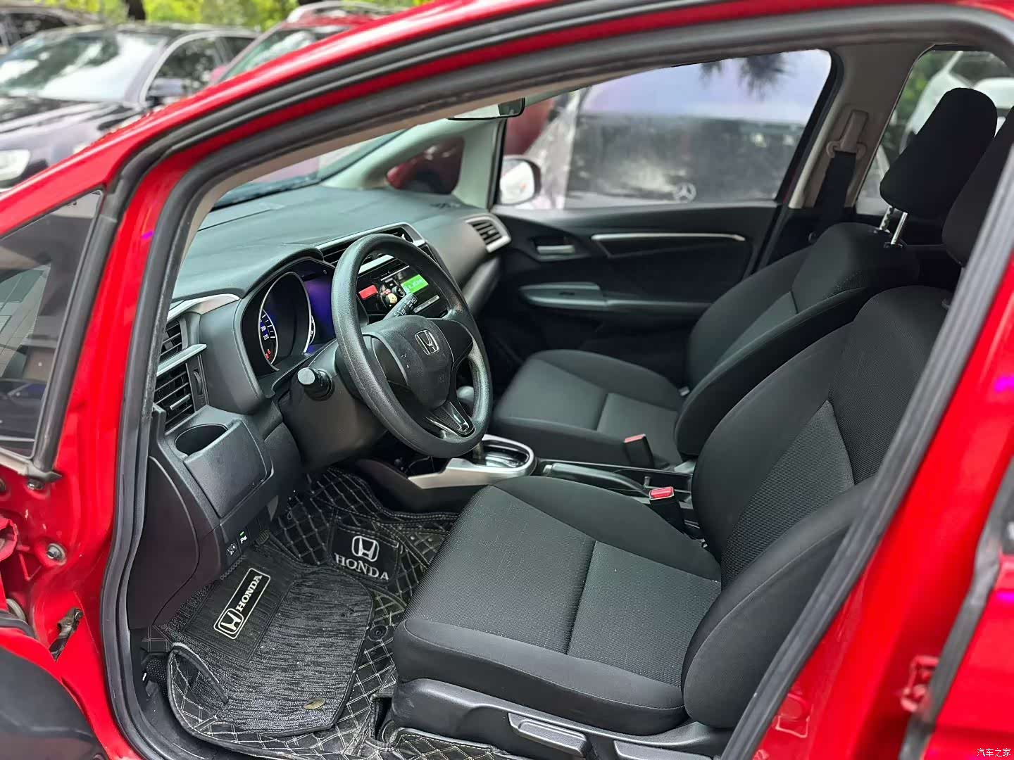 Honda Fit, 2017 все фото