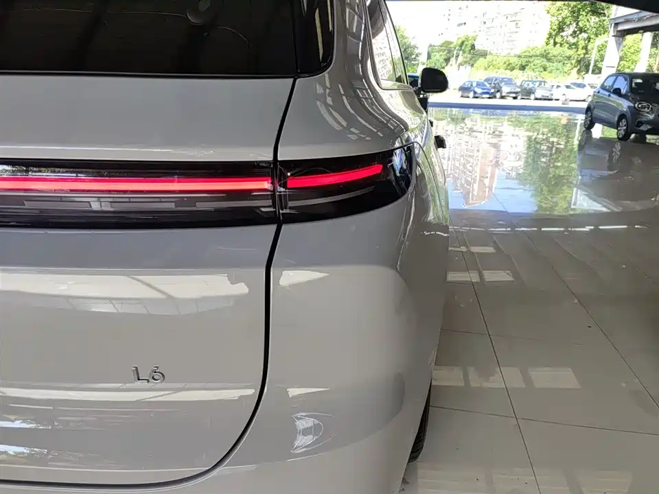 Li Auto Ideal L6