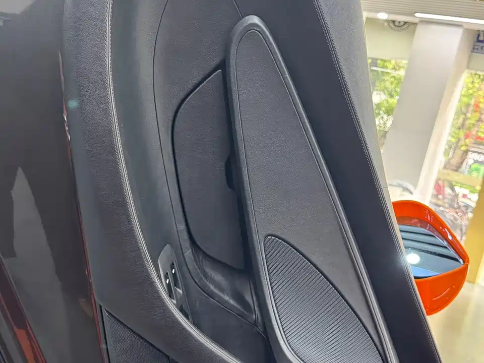 McLaren 570