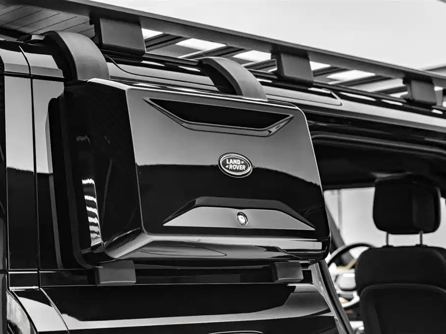 Land Rover guard