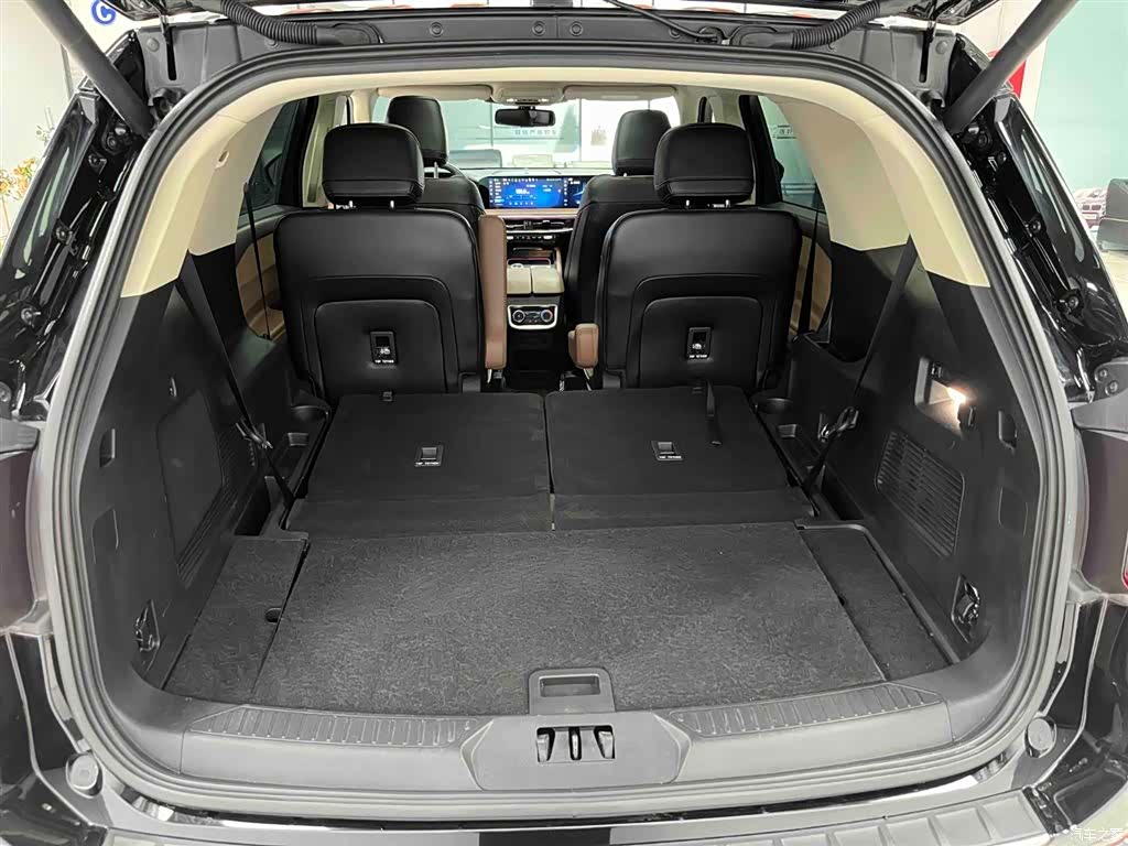 Ford Explorer, 2023 17
