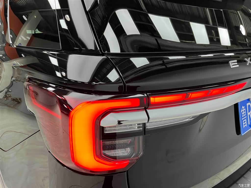 Ford Explorer, 2023 20