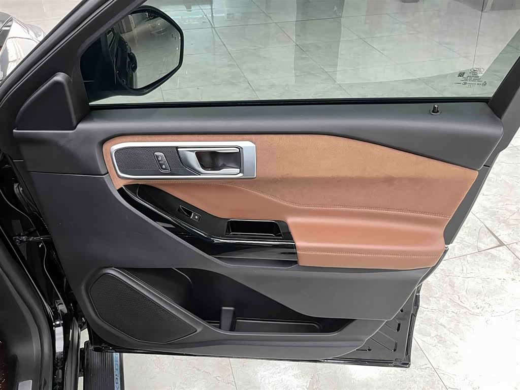 Ford Explorer, 2023 13