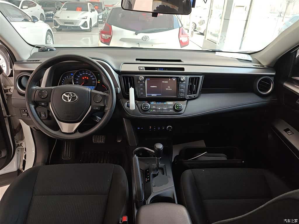 Toyota RAV4, 2018 10