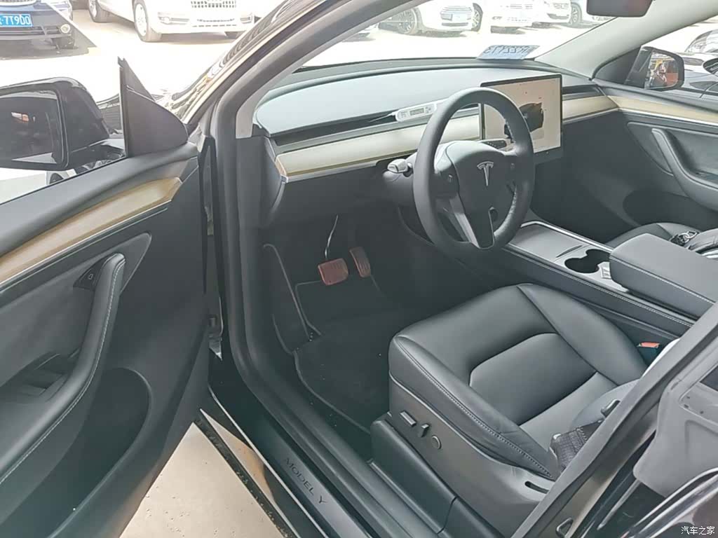 Tesla Model Y, 2022 16