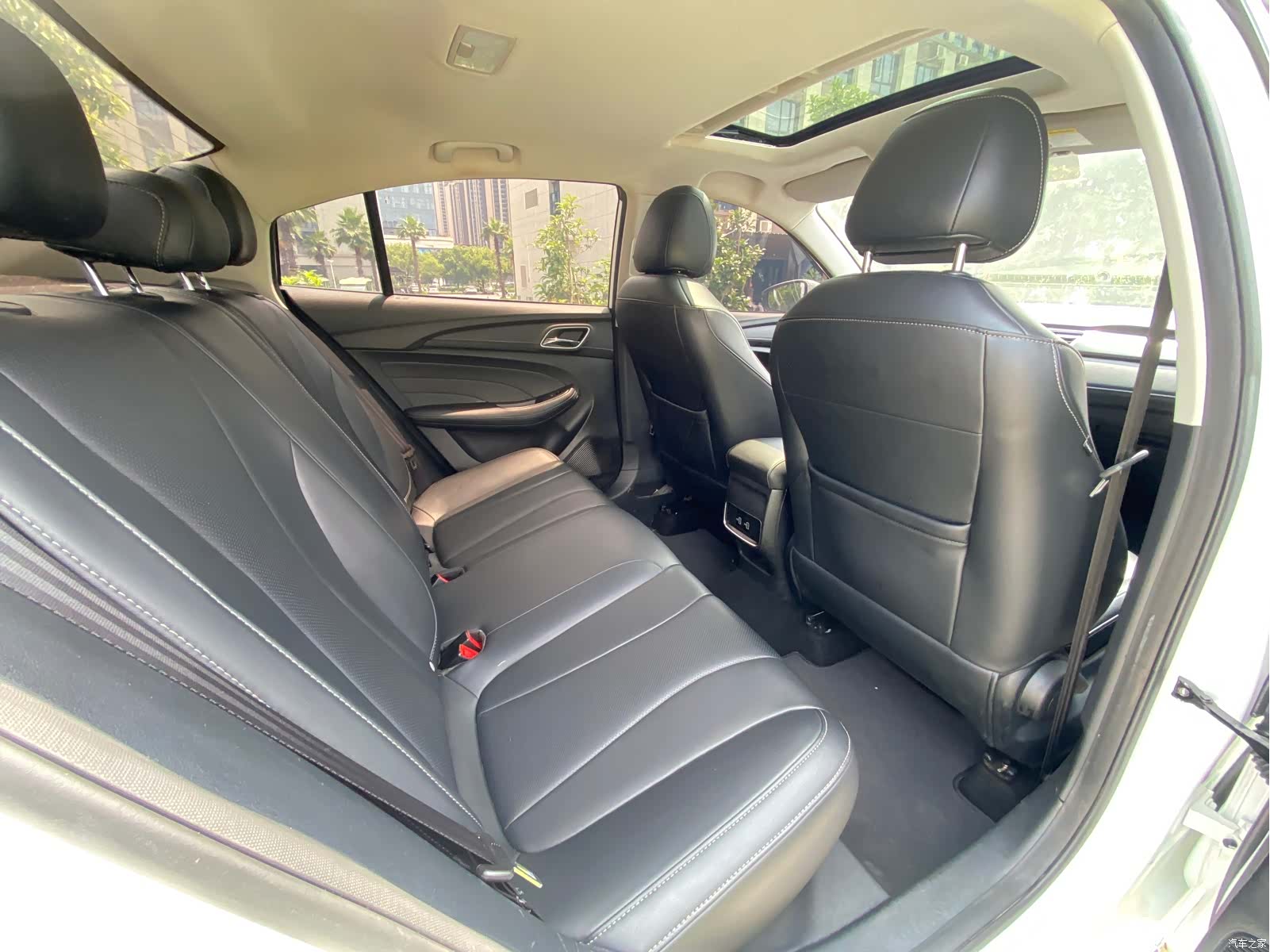 Roewe i5, 2019 13