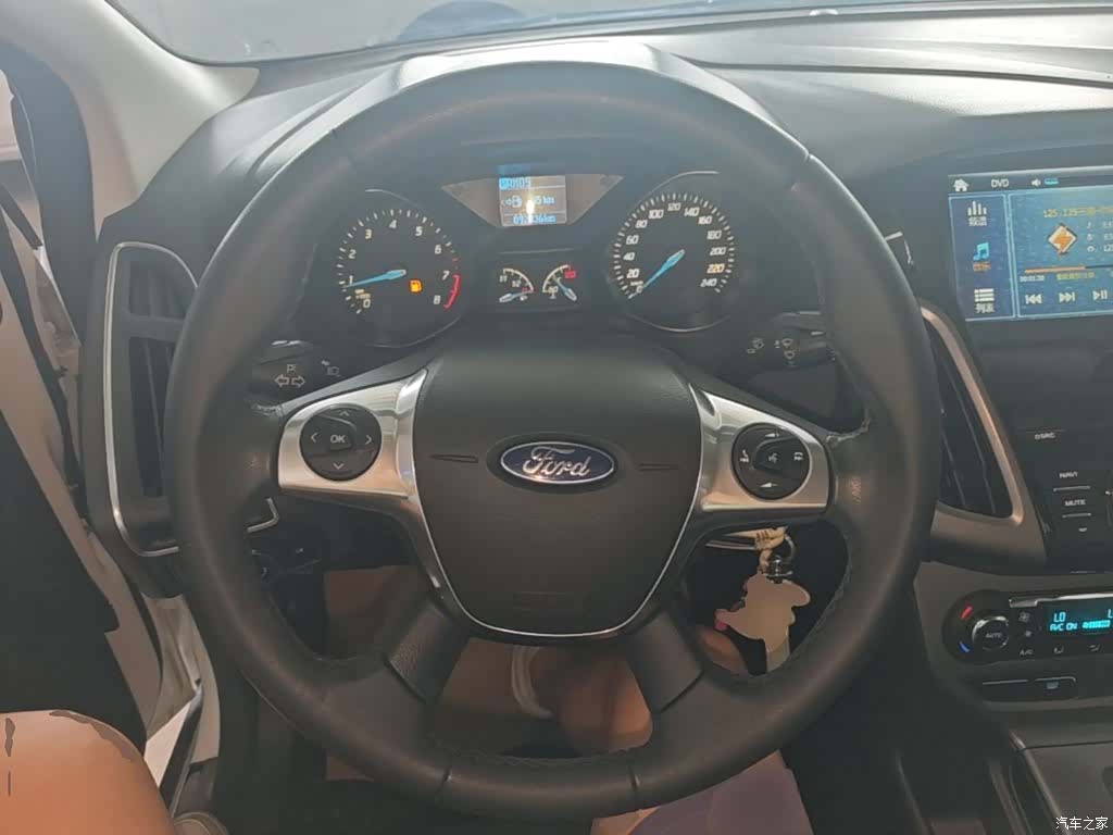 Ford Focus, 2015 11