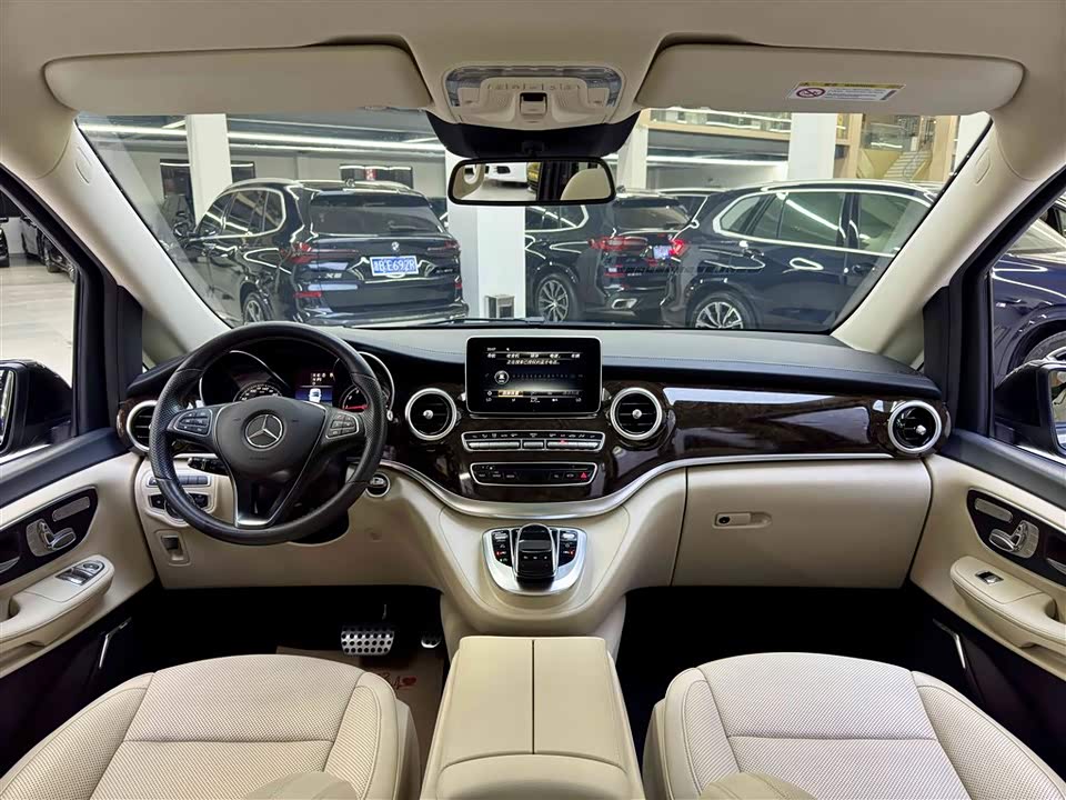 Mercedes-Benz V-class