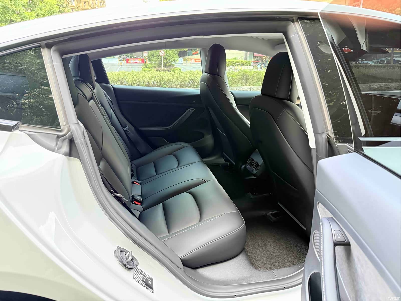 Tesla Model 3, 2023 12