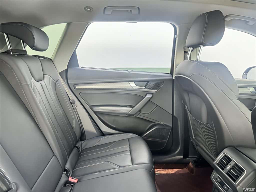 Audi Q5L, 2022 8