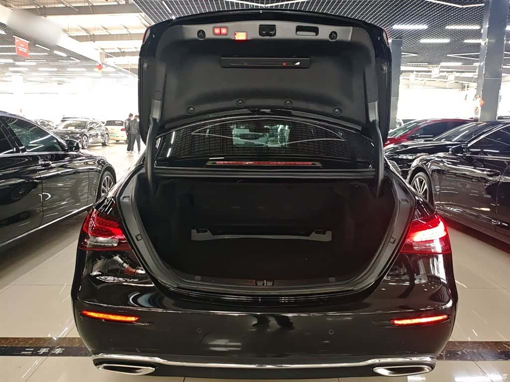 Mercedes-Benz E-Class, 2023 19