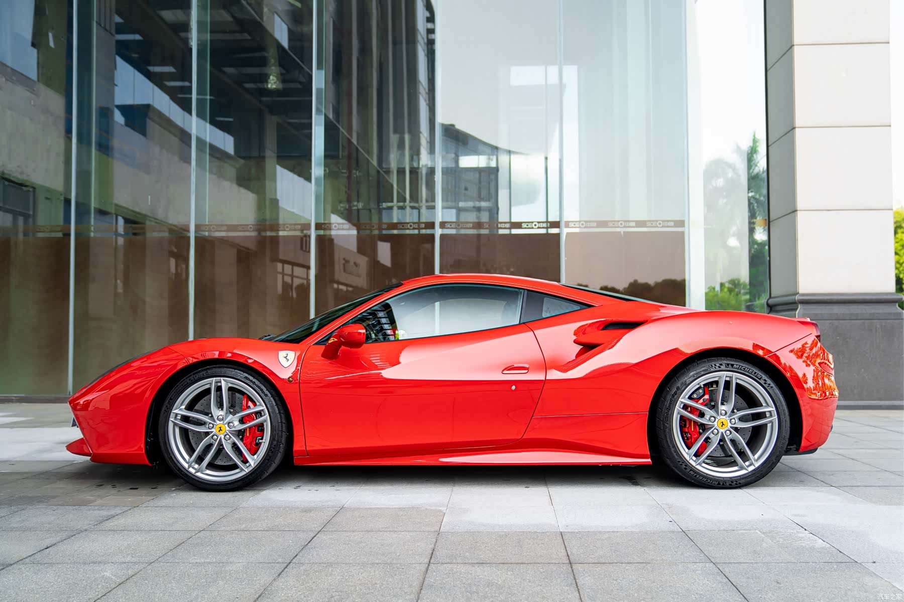 Ferrari 488, 2018 7