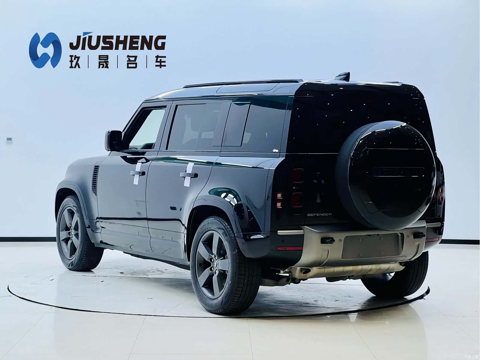 Land Rover Defender, 2025 4
