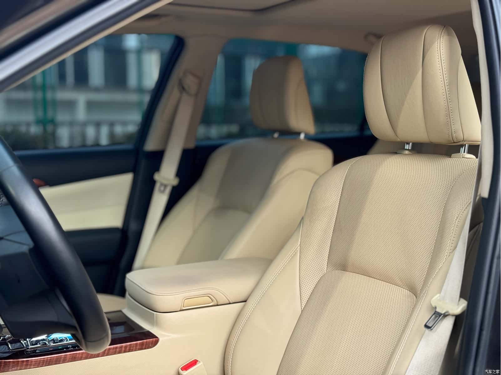 Toyota Crown, 2016 11