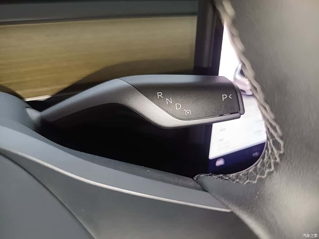 Tesla Model Y, 2023 14