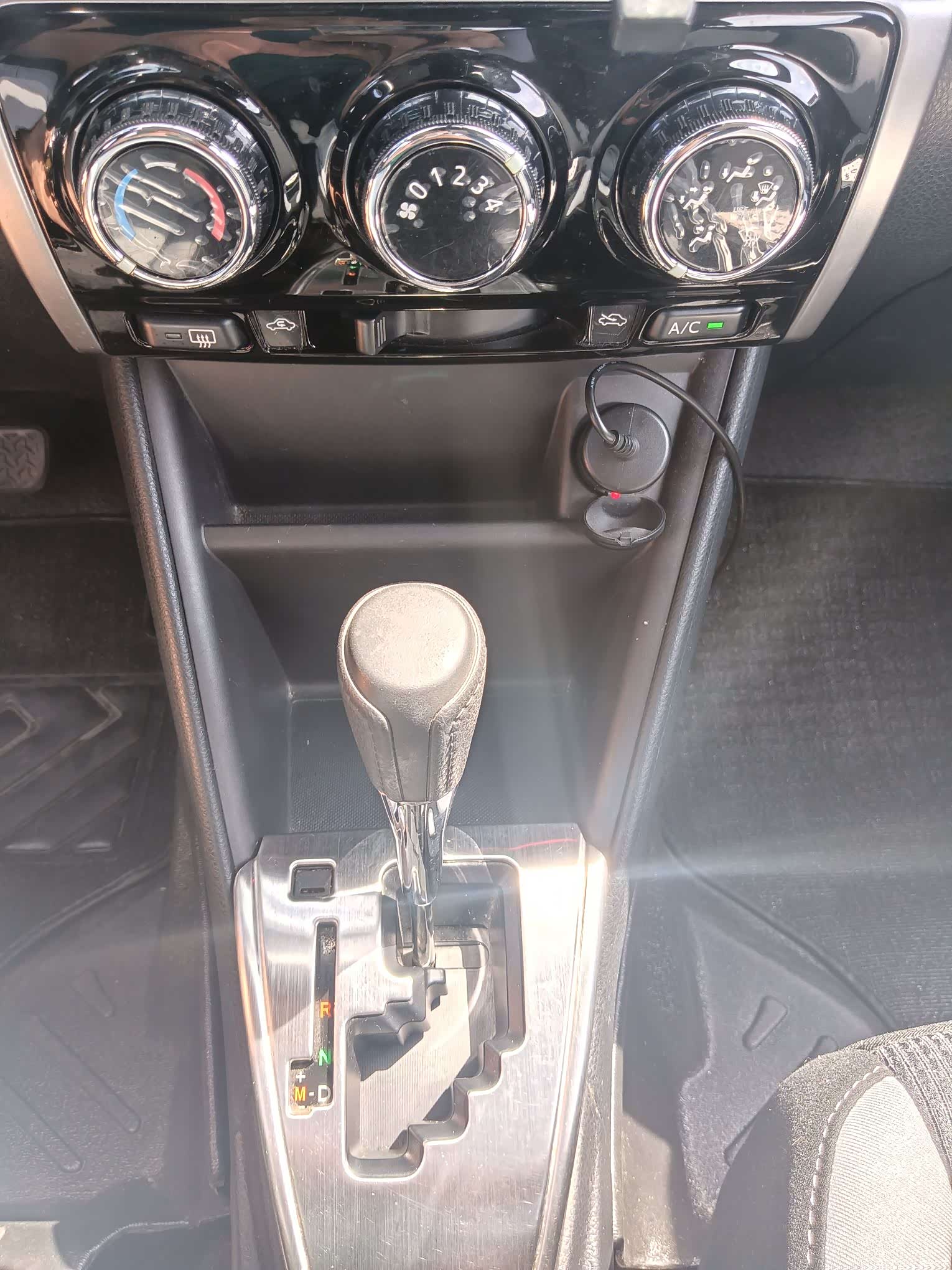 Toyota YARiS L, 2022 20