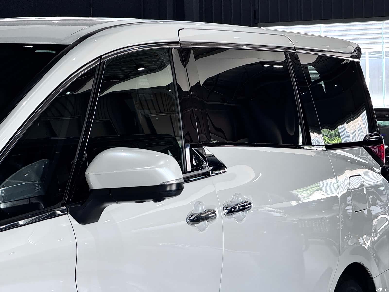 Toyota Alphard, 2024 11