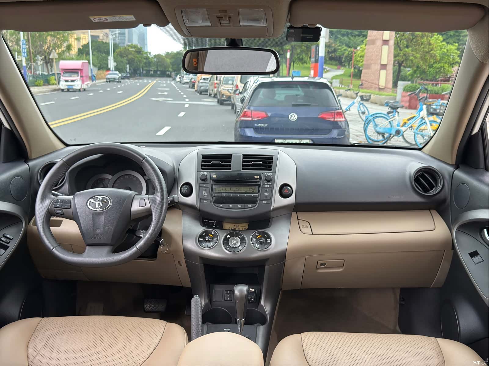 Toyota RAV4, 2011 9