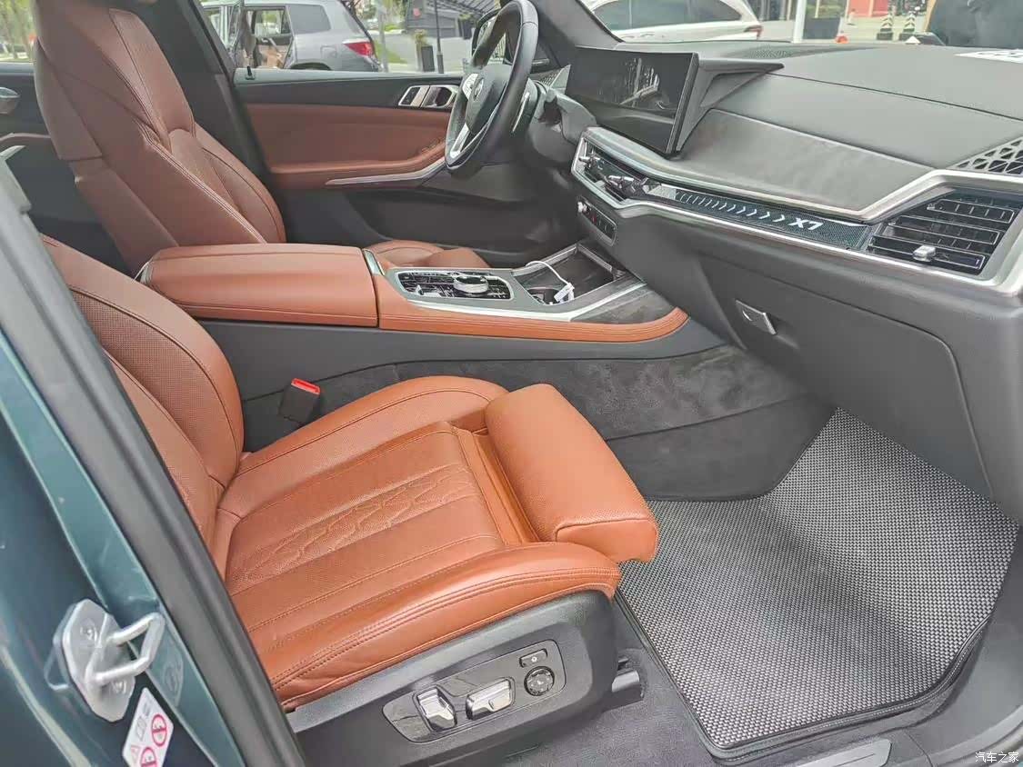 BMW X7, 2024 9