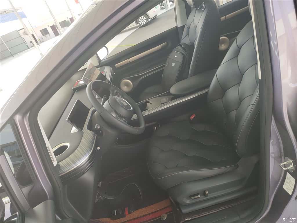 Wuling 460, 2023 11