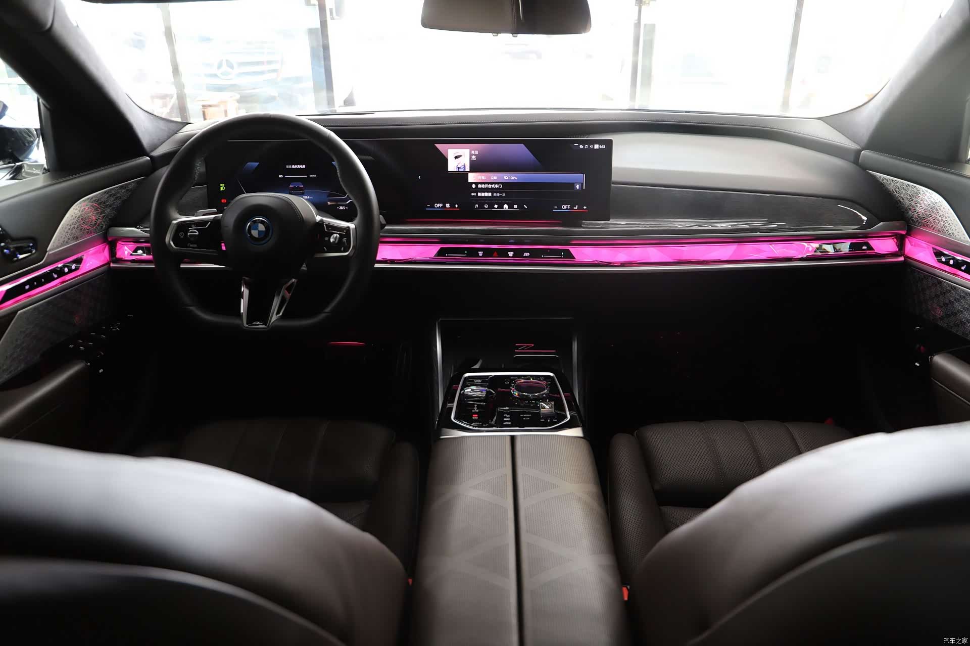 BMW i7, 2025 12